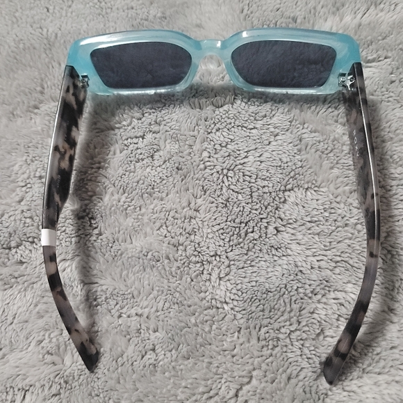 ROXY Blue Tortoise Sunglasses - Picture 2 of 7